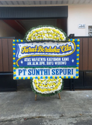 Papan Bunga Duka di Madureso