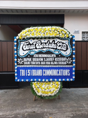 Papan Bunga Duka di Madureso
